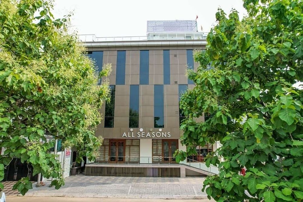 undefined All Seasons 6