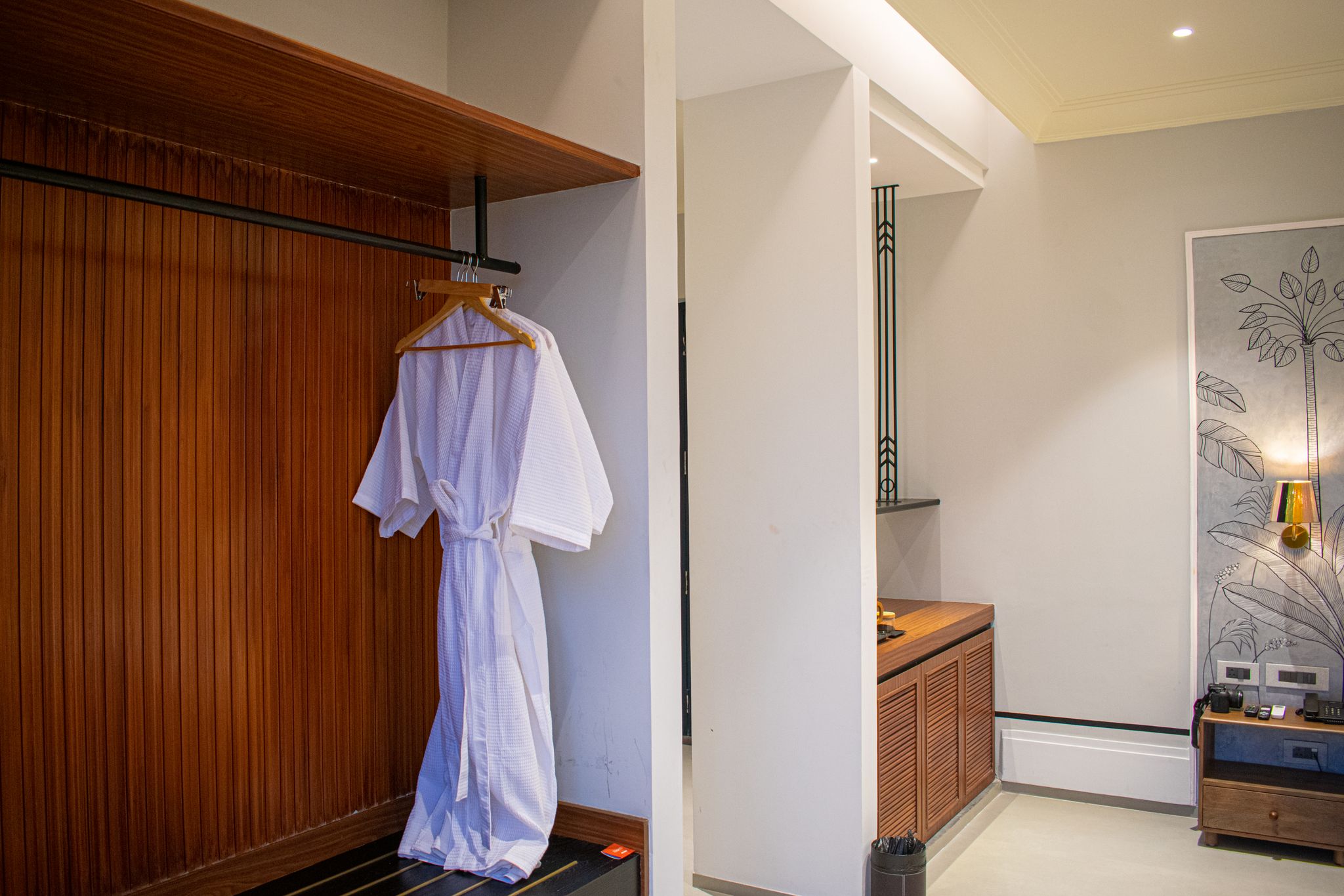 Casa Blanca Lake City - A Unit Of Soul Bistro and Lounge Premium Suite with Balcony 9