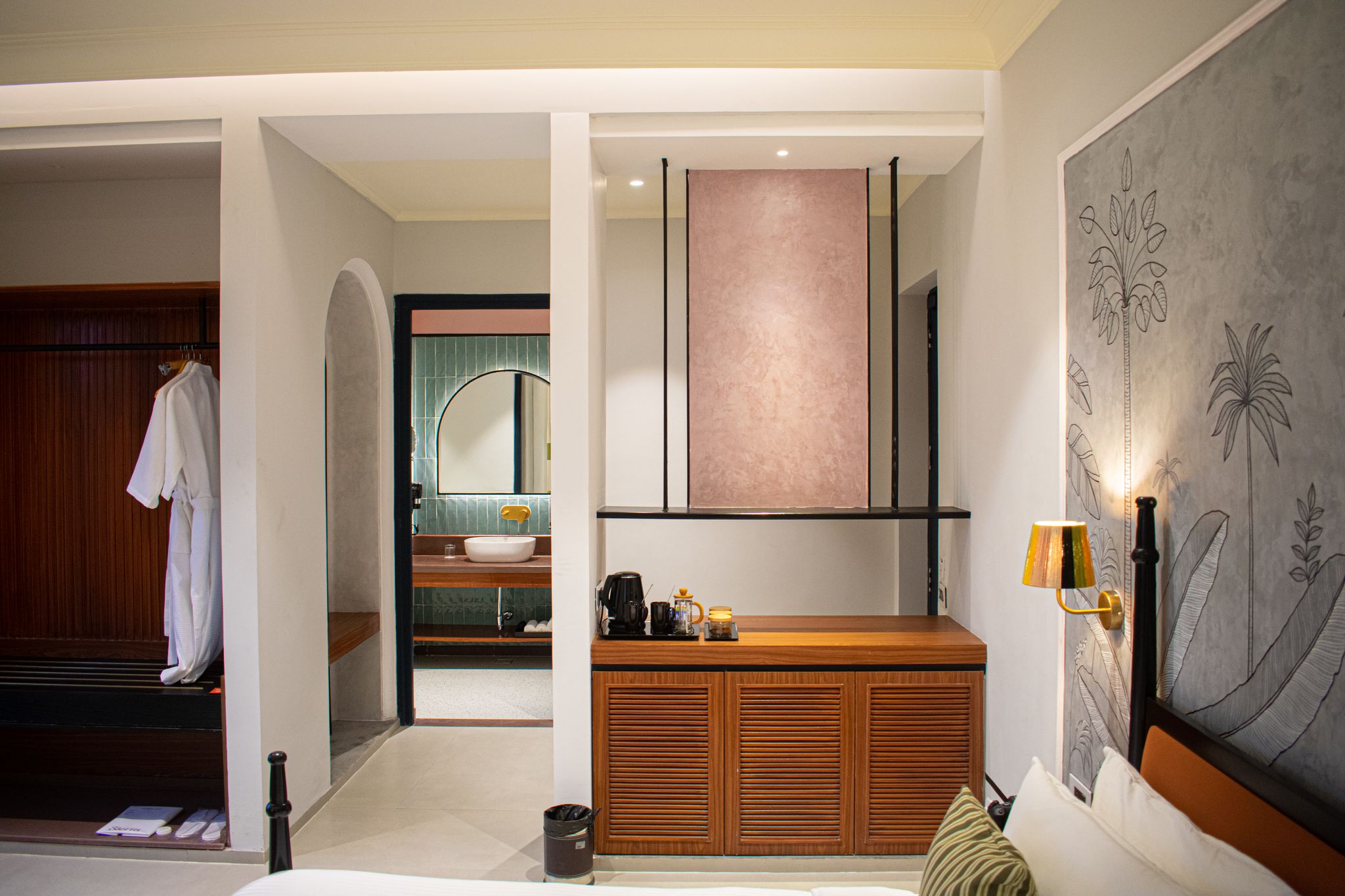 Casa Blanca Lake City - A Unit Of Soul Bistro and Lounge Premium Suite with Balcony 12