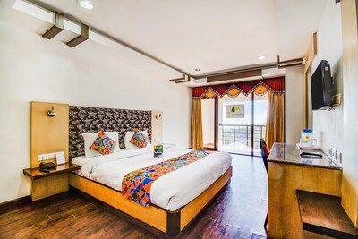 Kurinji Meridian Standard Double Room