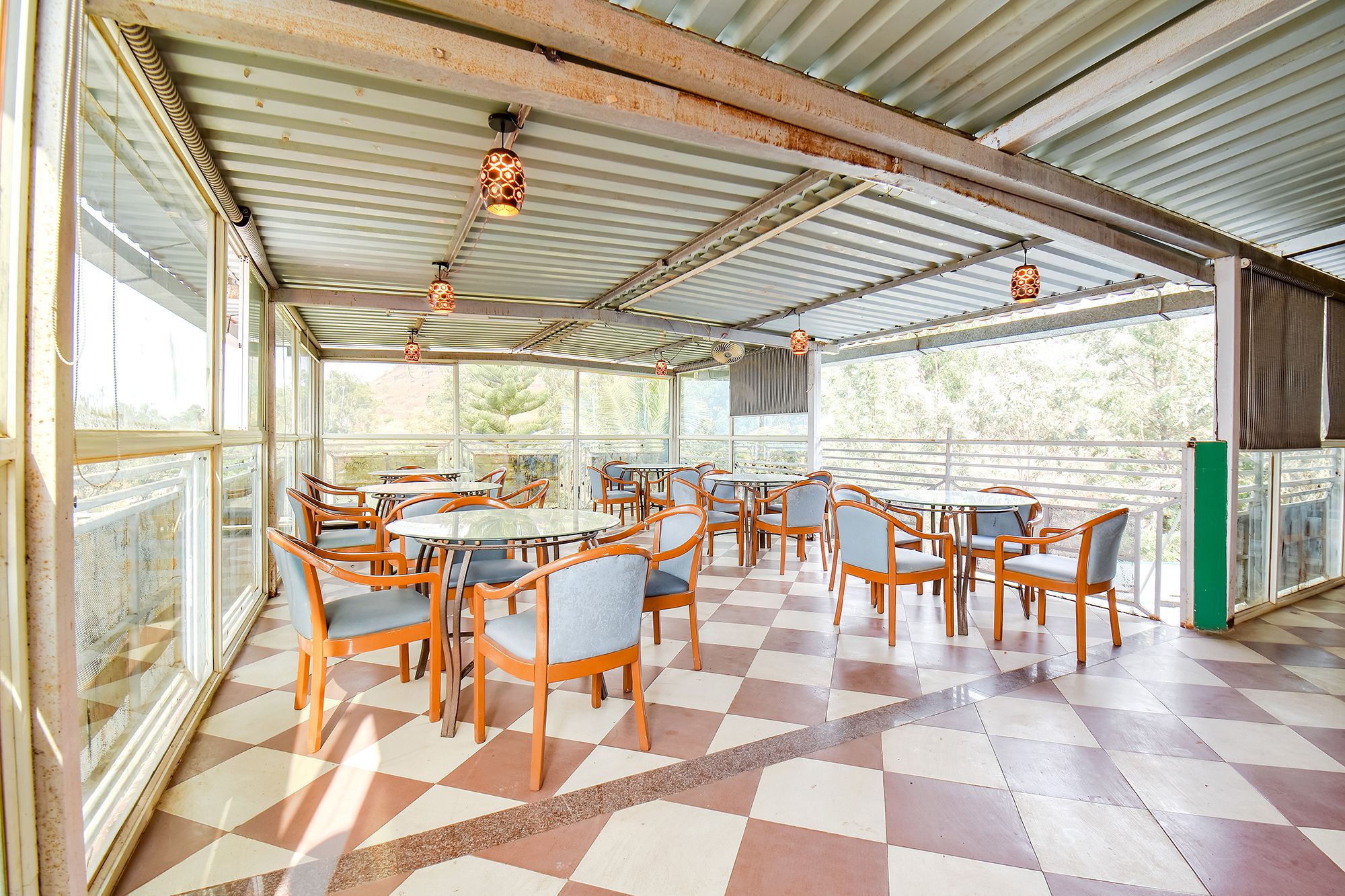 Food & Dining