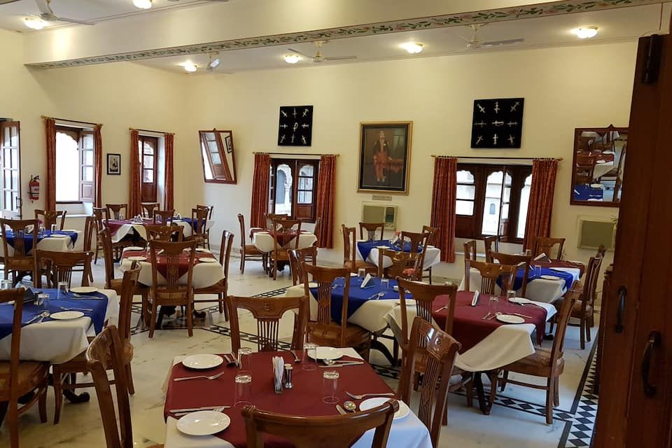 Food & Dining