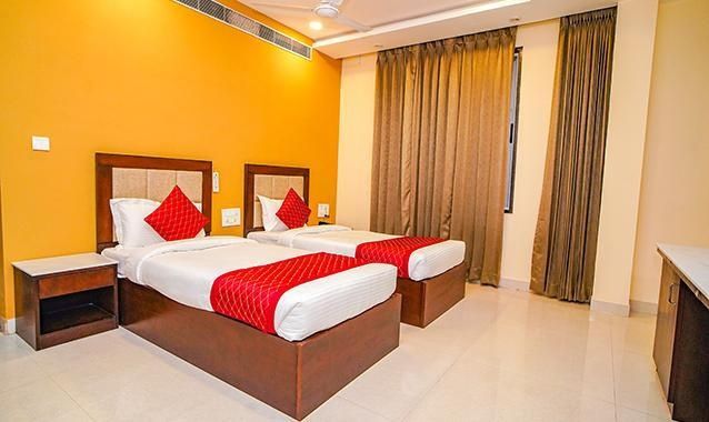 FabHotel Prime Manor Premium Room 3