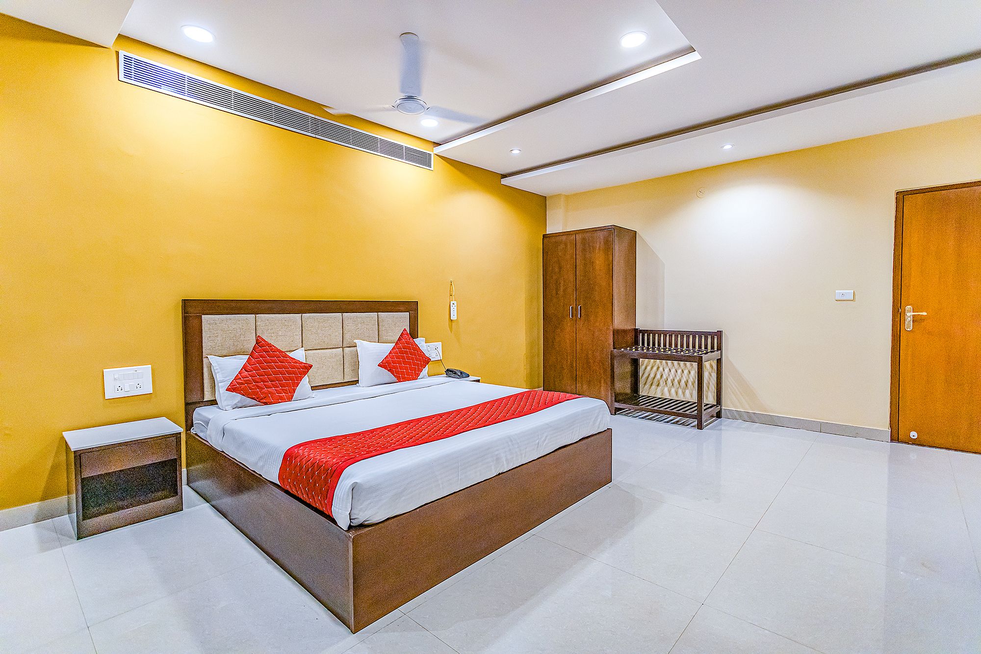 FabHotel Prime Manor Deluxe Room