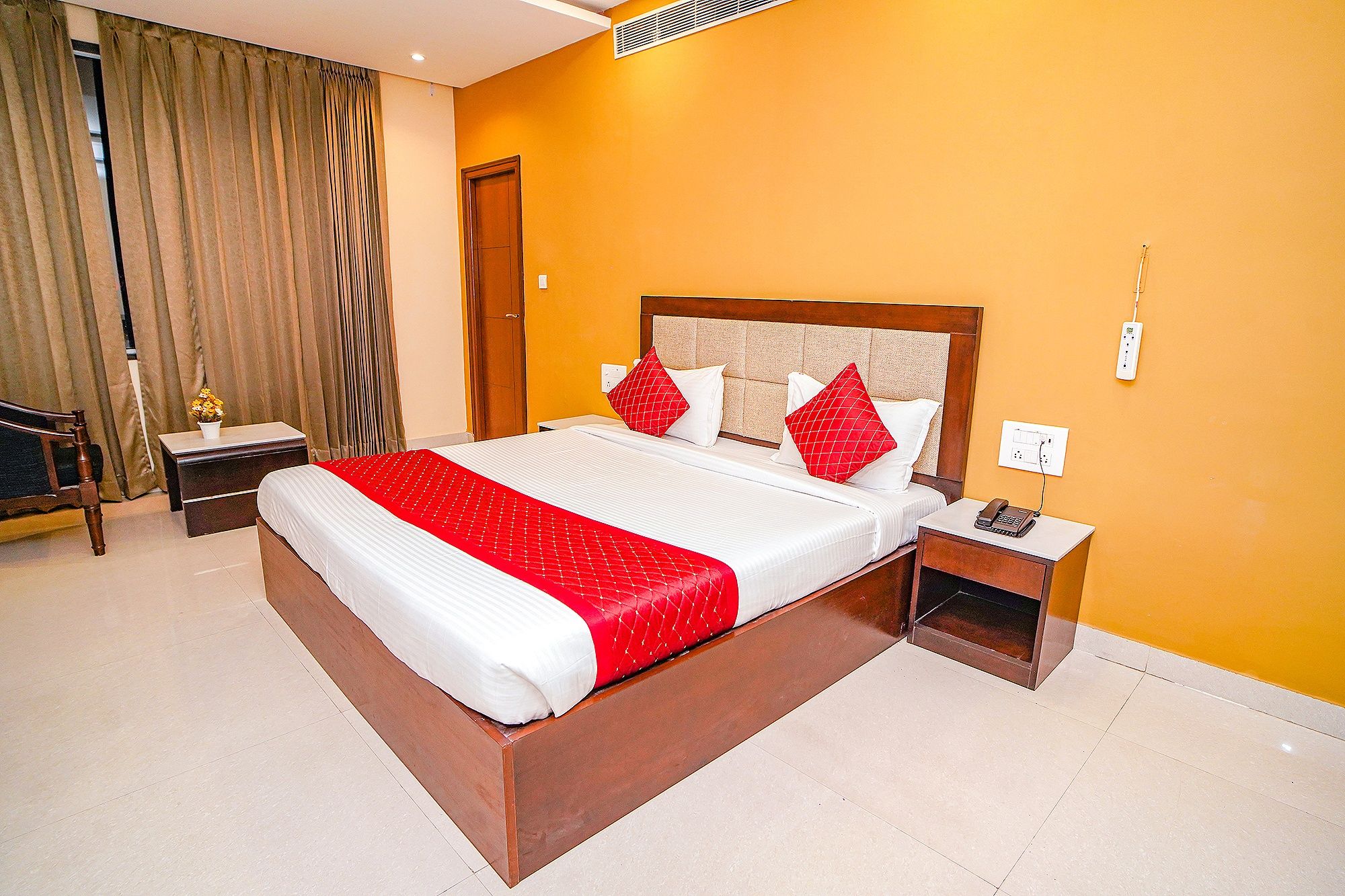 FabHotel Prime Manor Deluxe Room 2