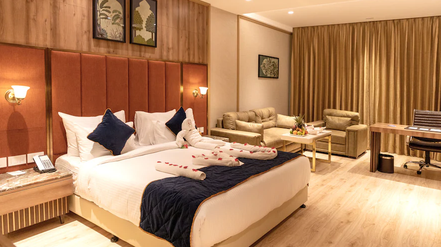 undefined Hiland Hotel 5