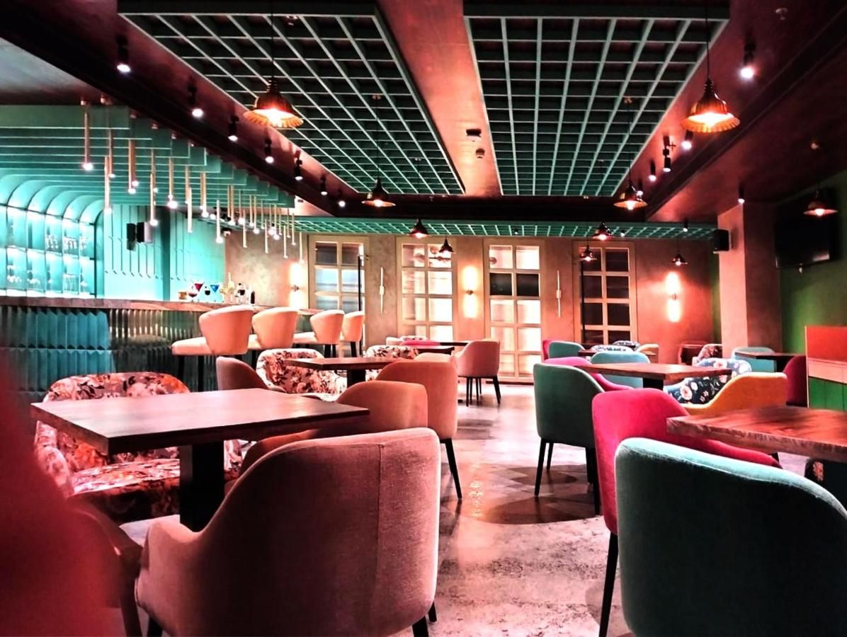 undefined Hiland Hotel 4