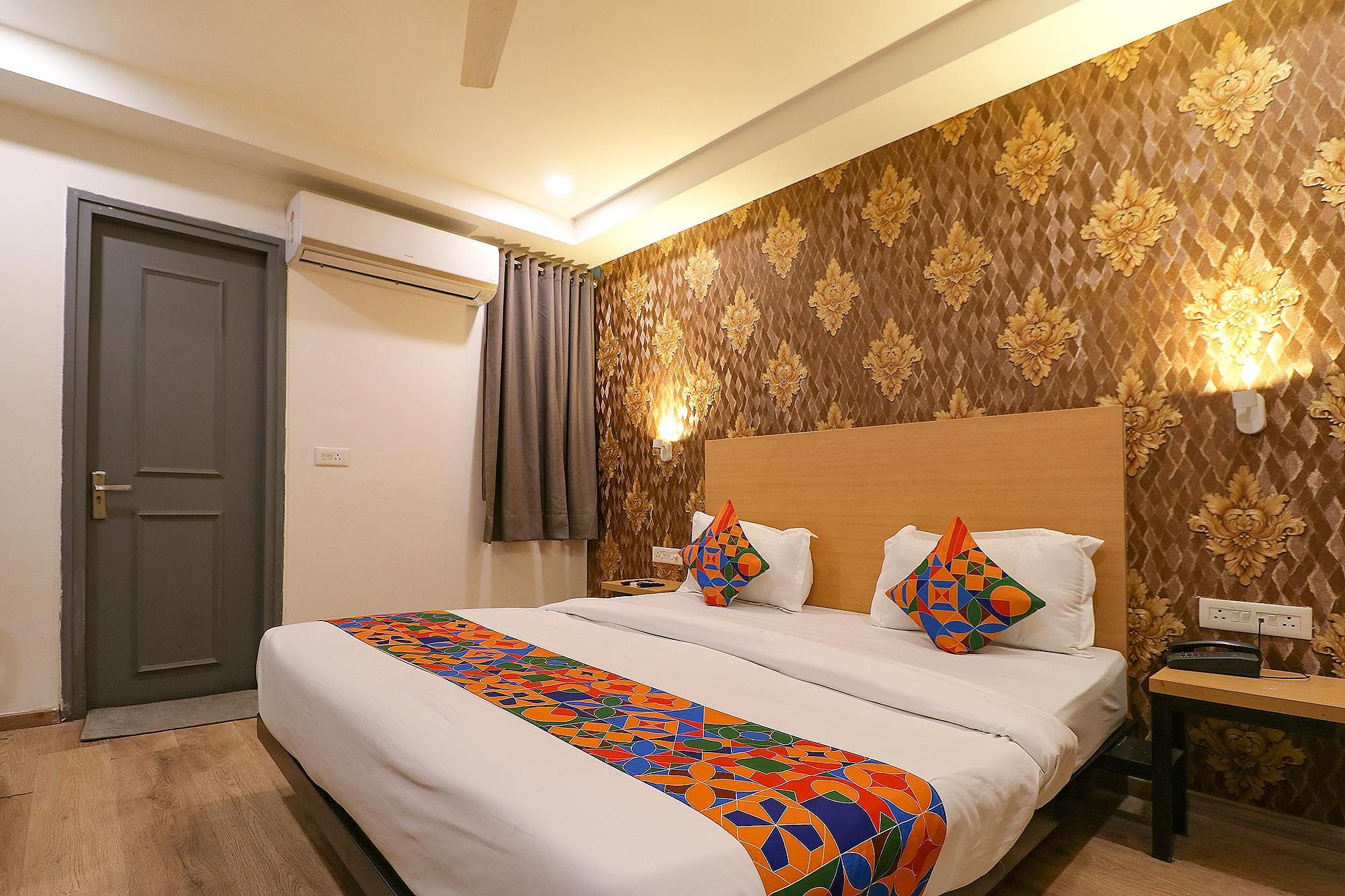Qotel Express La Serene Gagan Vihar Deluxe Double Room 2