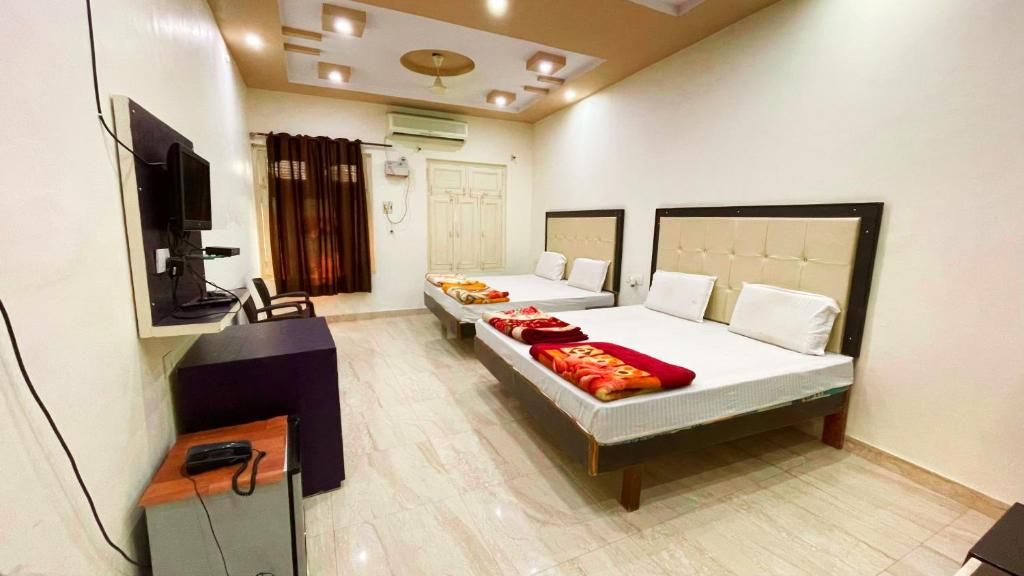 Hotel Prabhat Palace