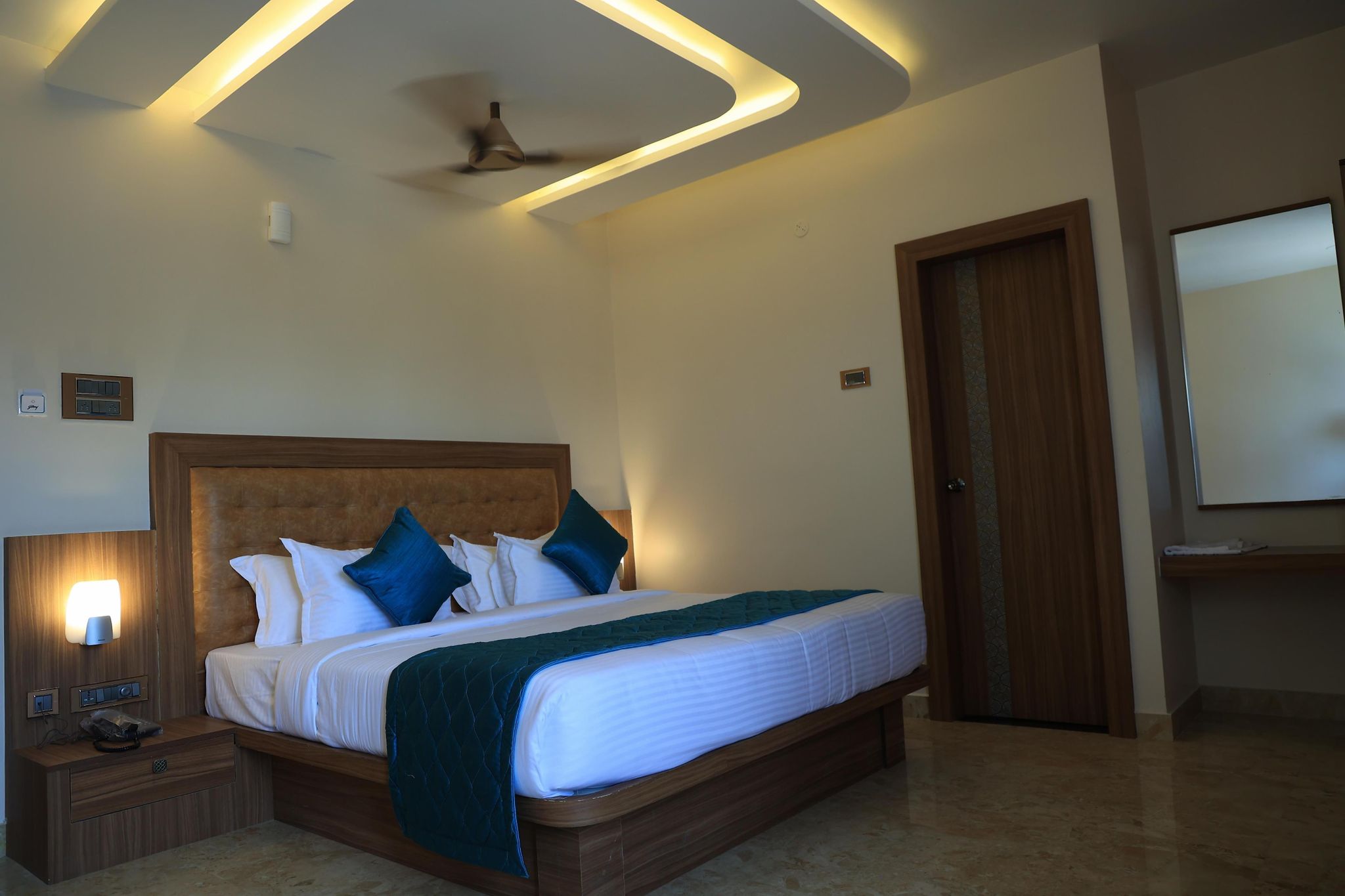 HOTEL TAIKA Standard Double Room 4