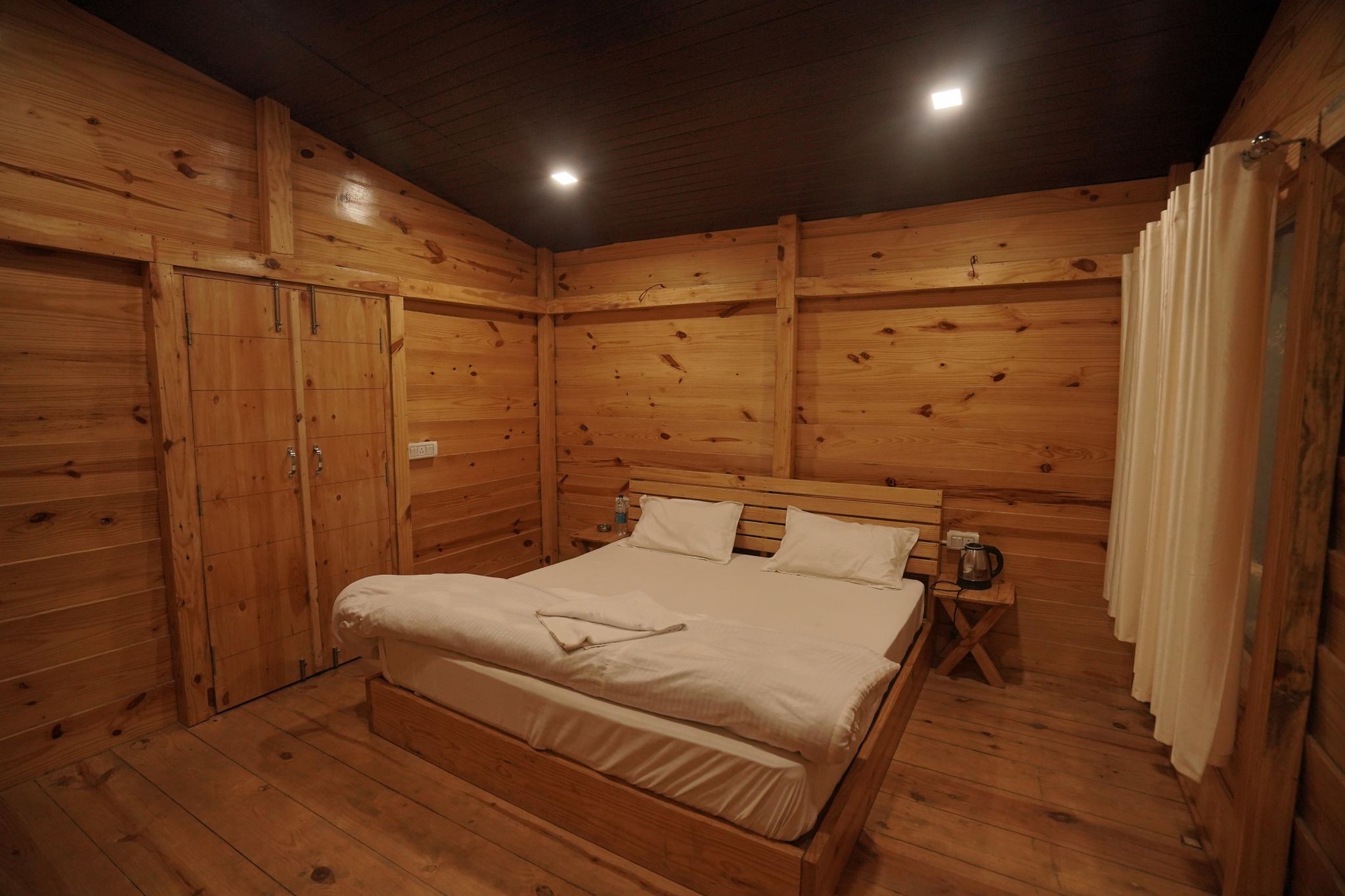 Minikins - Resorts & Restaurant Deluxe Cottage 2