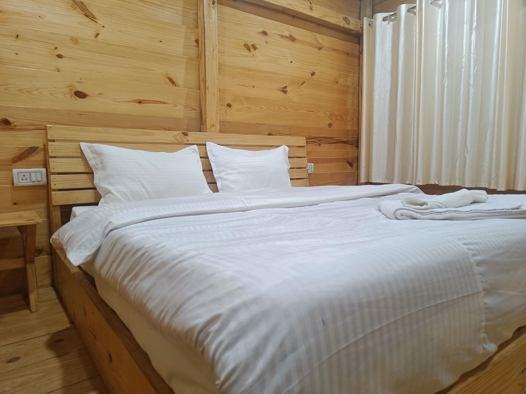 Minikins - Resorts & Restaurant Deluxe Cottage 3