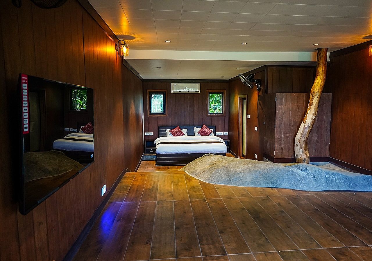 PLUNGE POOL