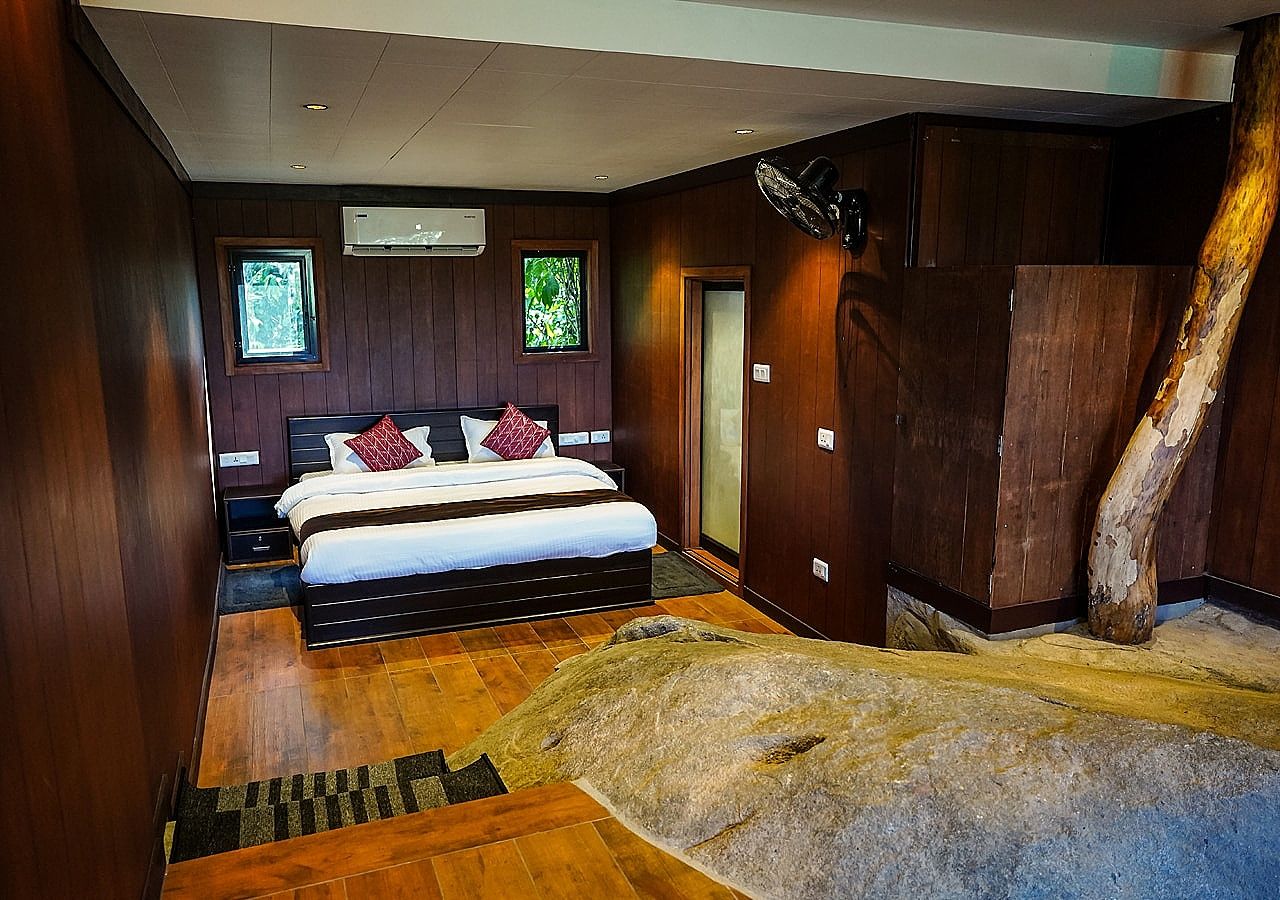 PLUNGE POOL