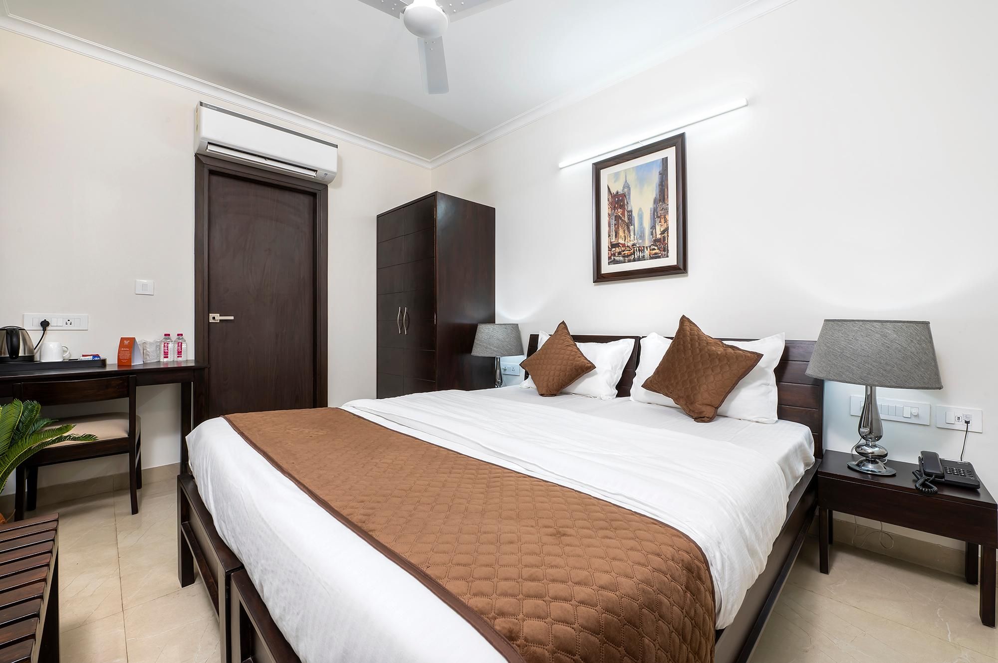 Double Room with Balcony and Private Bathroom