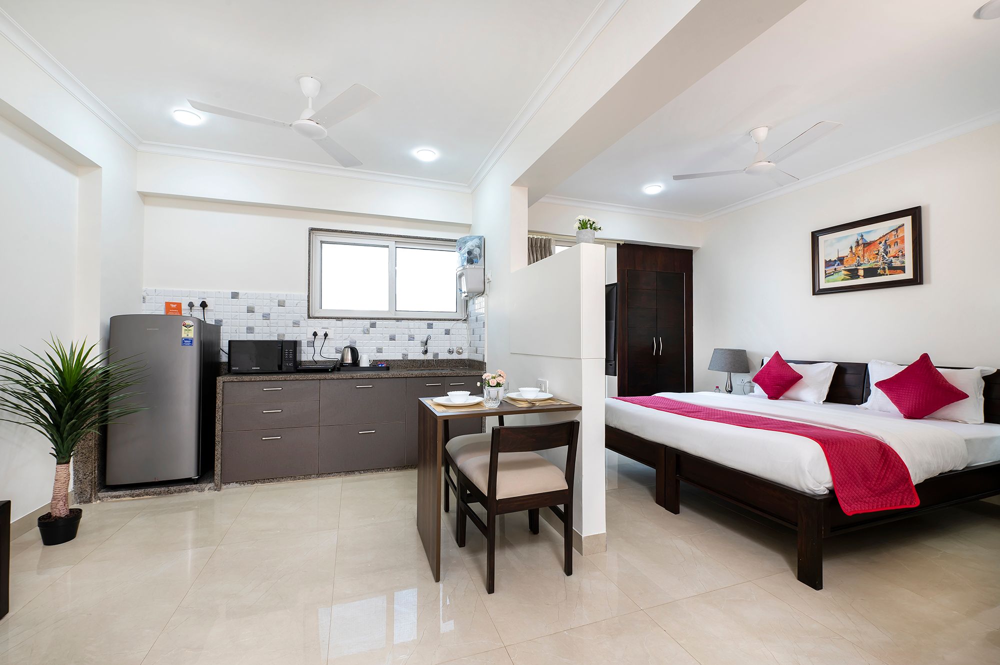 Studio with Kitchen and Balcony