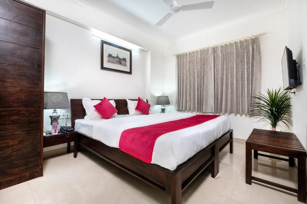 Double Room with Balcony and Private Bathroom