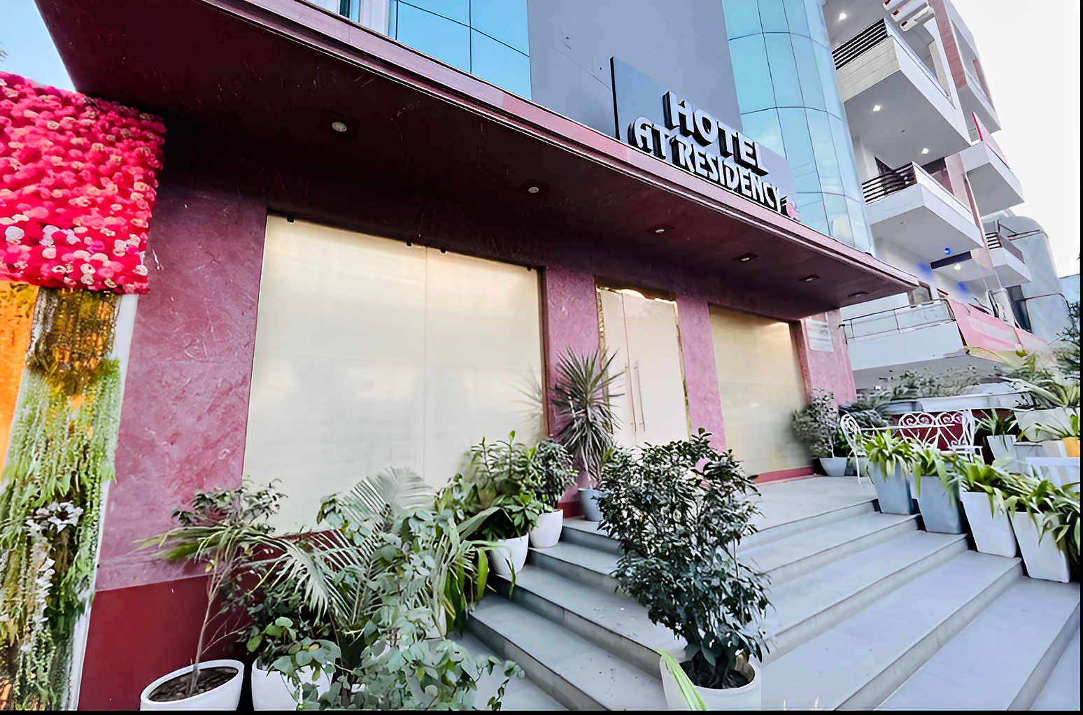 undefined Qotel At Residency Near Kaushambi 7