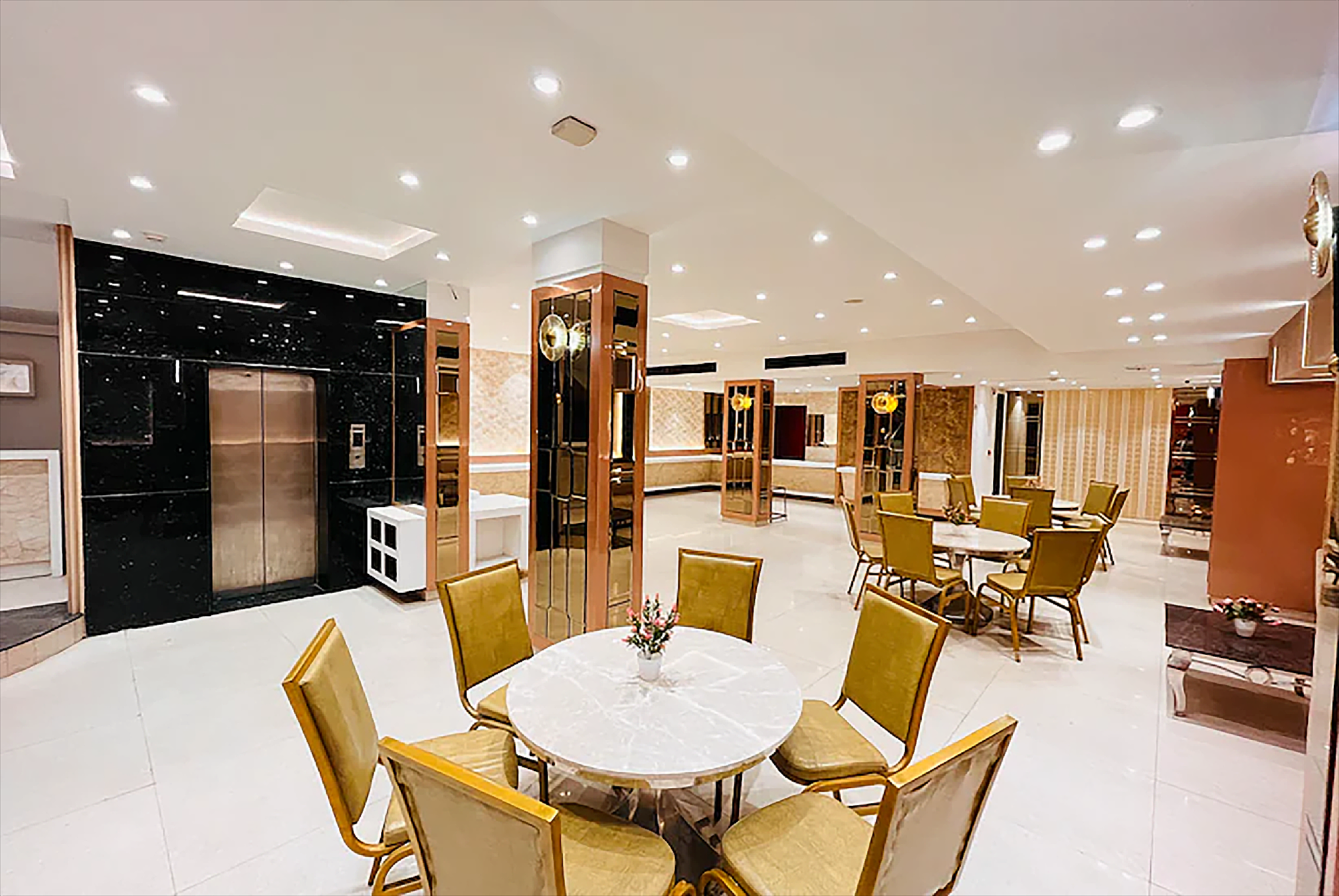 undefined Qotel At Residency Near Kaushambi 3
