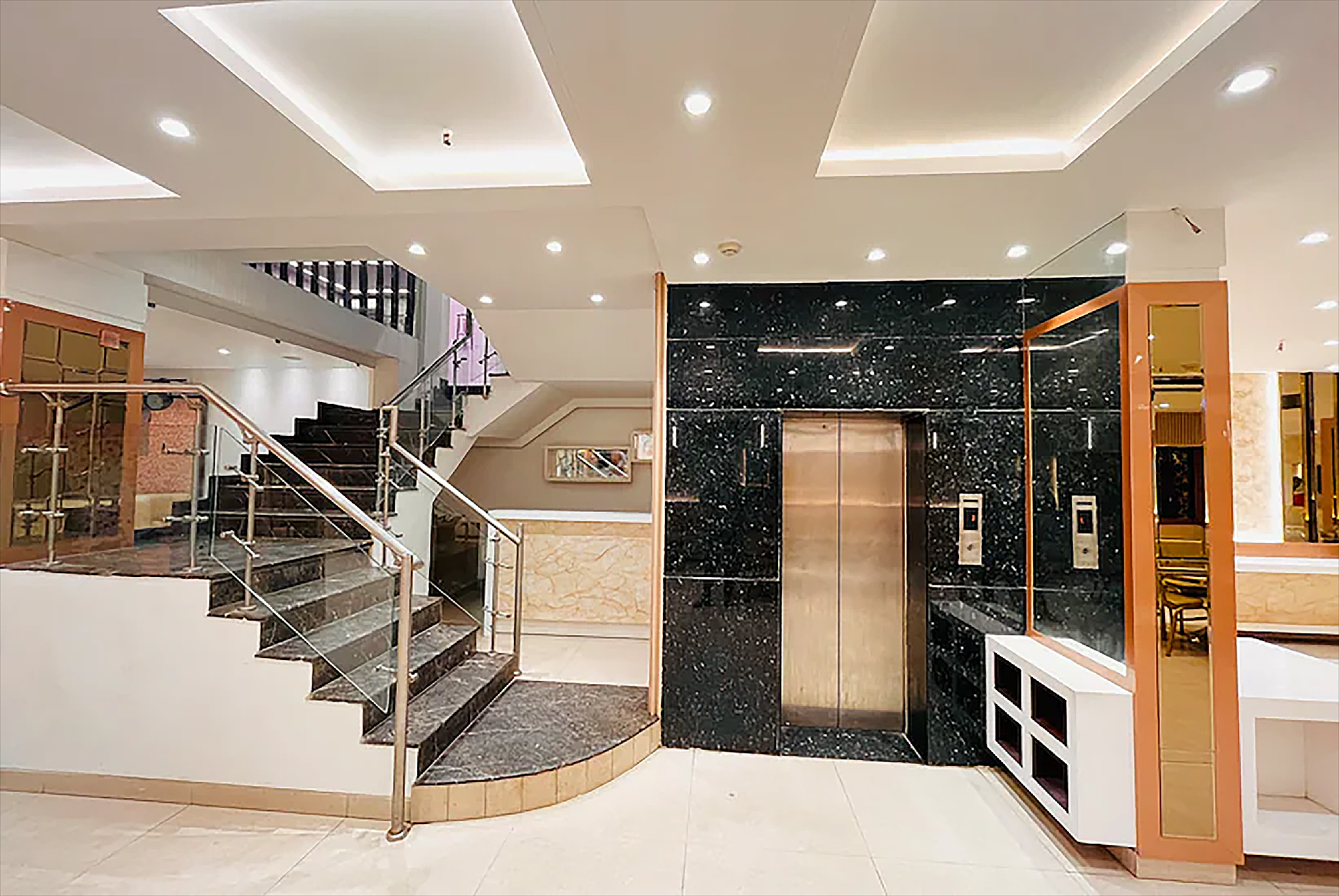 undefined Qotel At Residency Near Kaushambi 2