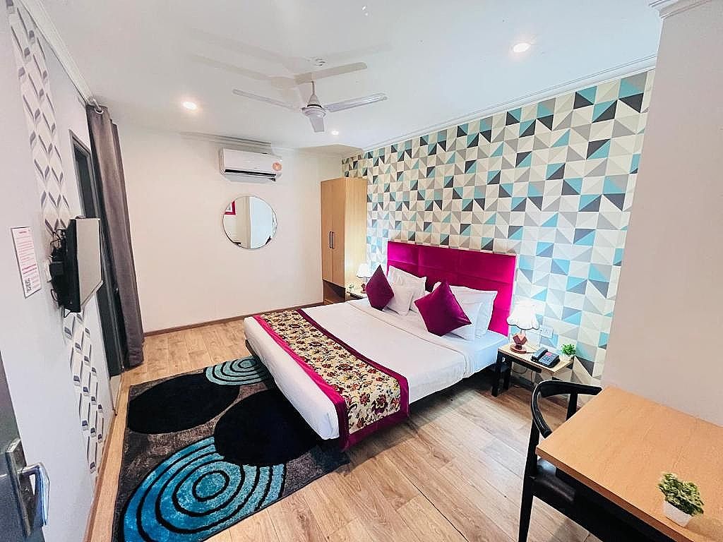 Deluxe King Room