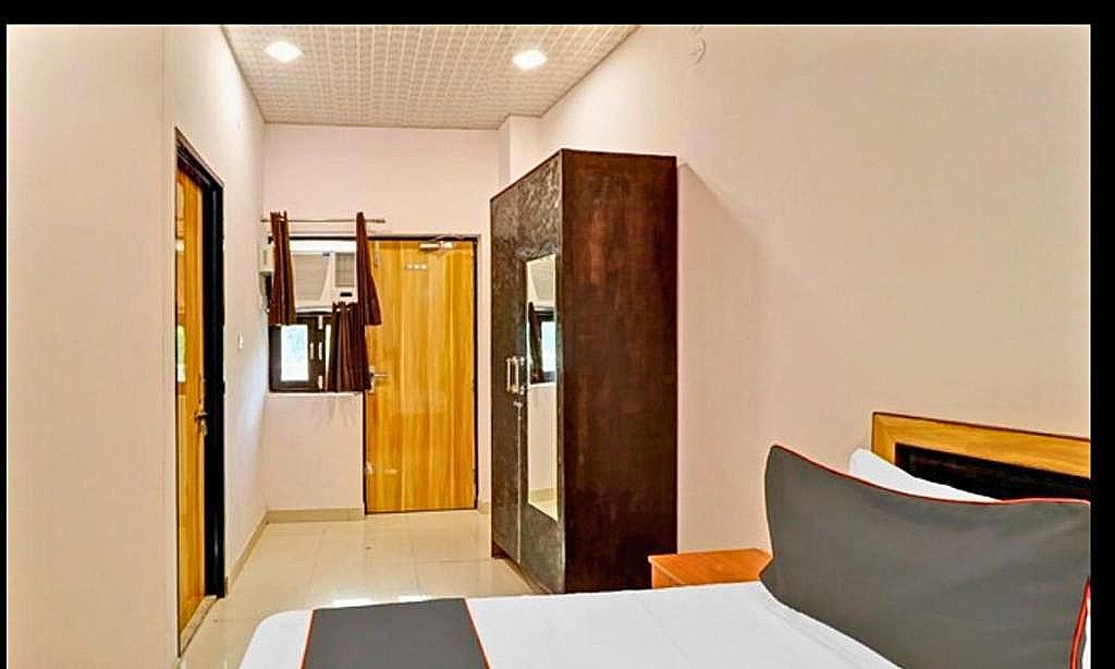 Qotel Hotel Couple Friendly Deluxe room 9