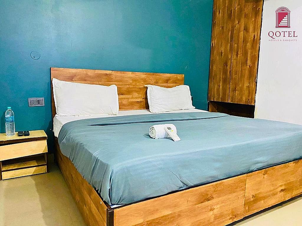 Qotel Express Rama Rohini Sector 24 Deluxe Room 7