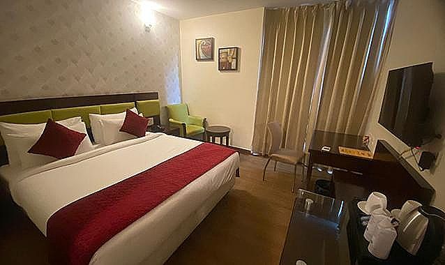 Rosemallow Hotel New Delhi Premium Room 2