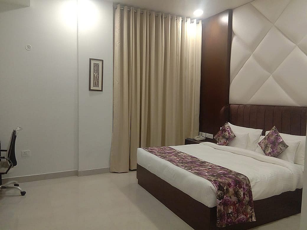 Royal Imperio - Surajkund Standard Room 3