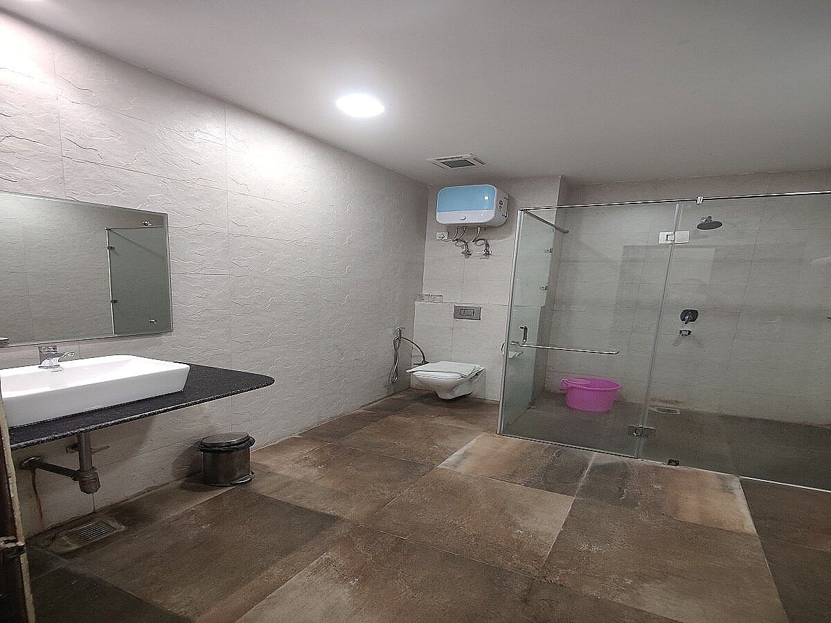 Royal Imperio - Surajkund Standard Room 5