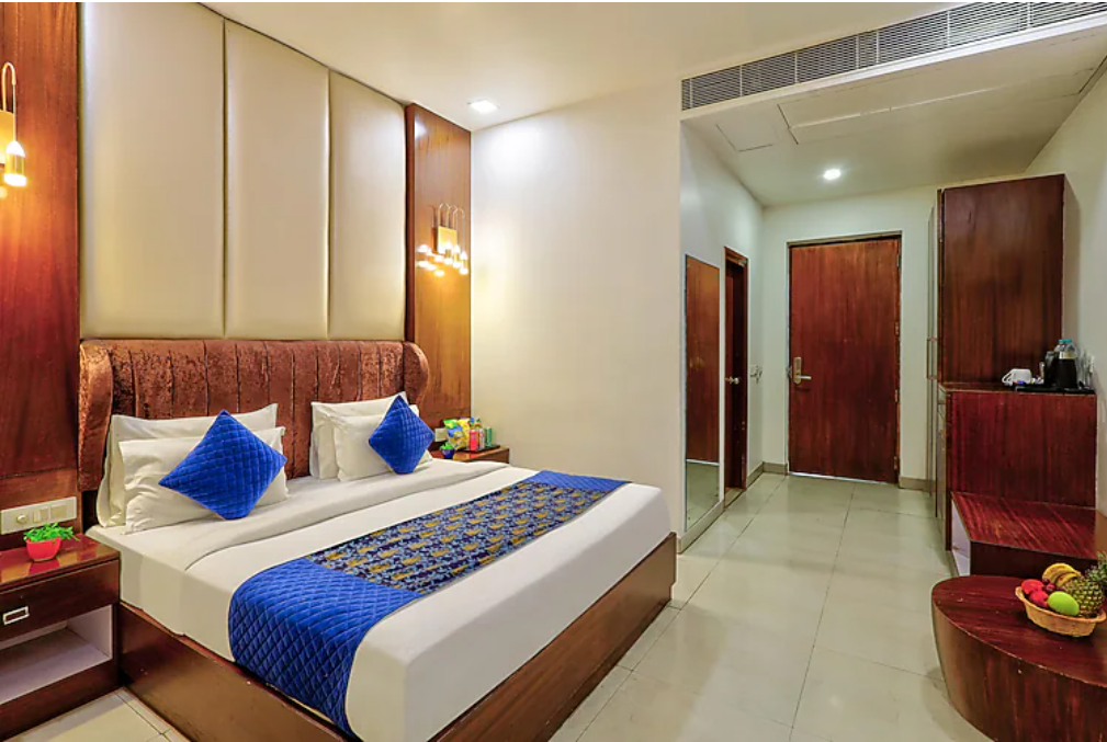 Royal Imperio - Surajkund Standard Room 2