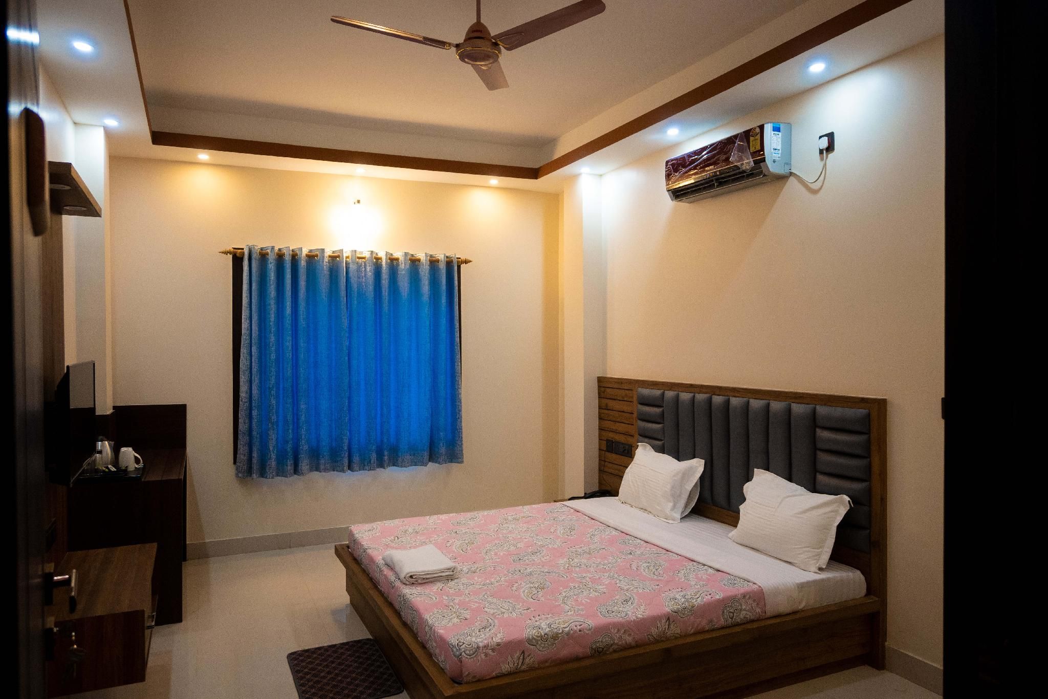 Unique Shantiniketan Executive Room 4