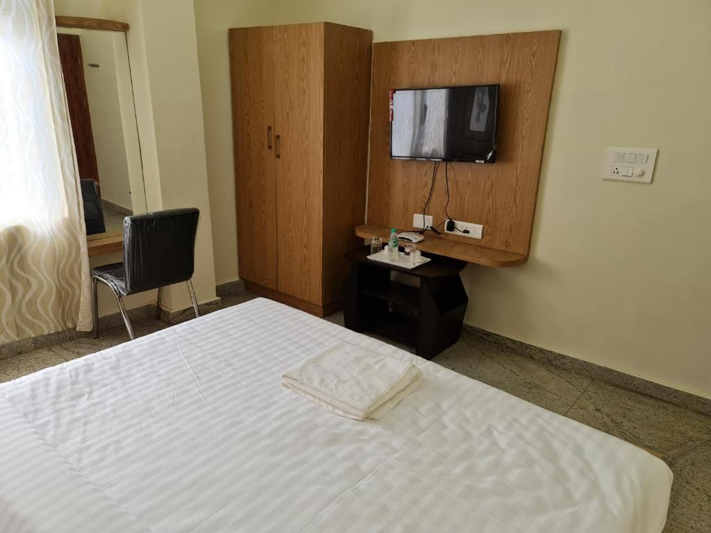 Vijay Shree Inn Deluxe Room NON AC 2