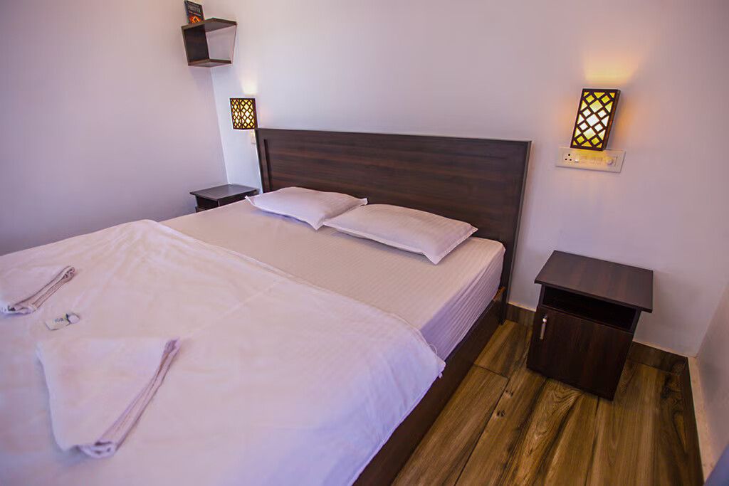 VOYE HOMES White Stone Cottage Vagamon 2 Bedroom Entire Villa 10