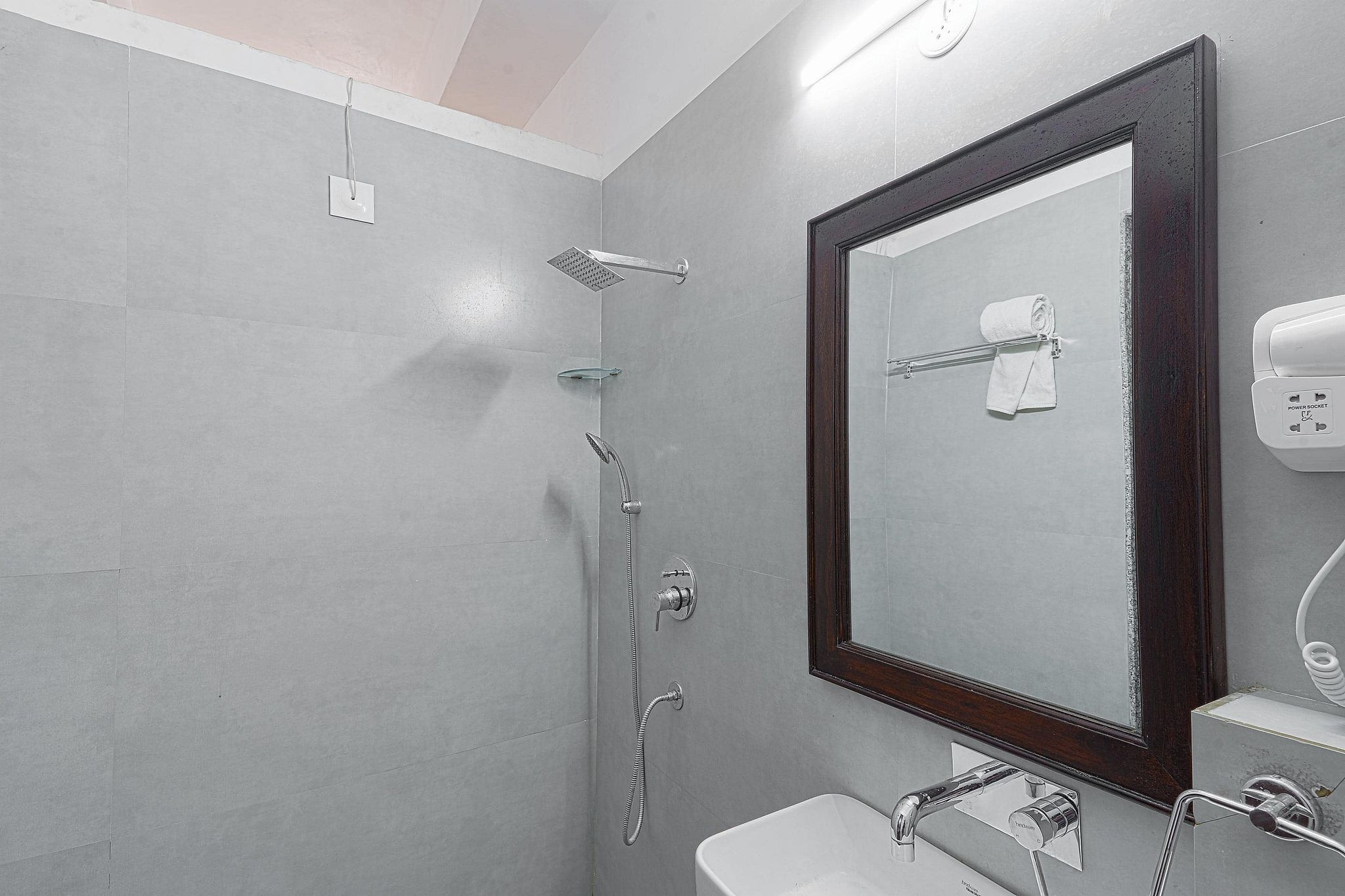 Revaas Lake View Boutique Hotel Deluxe Twin - Free Pickup From Railway Station 4