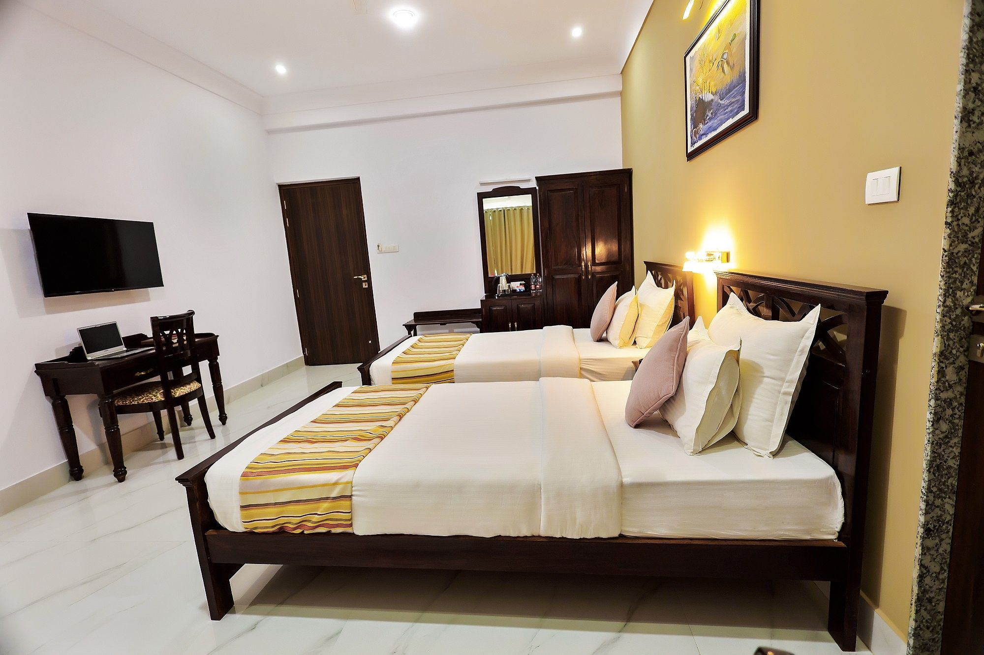 Revaas Lake View Boutique Hotel Deluxe Twin - Free Pickup From Railway Station 14