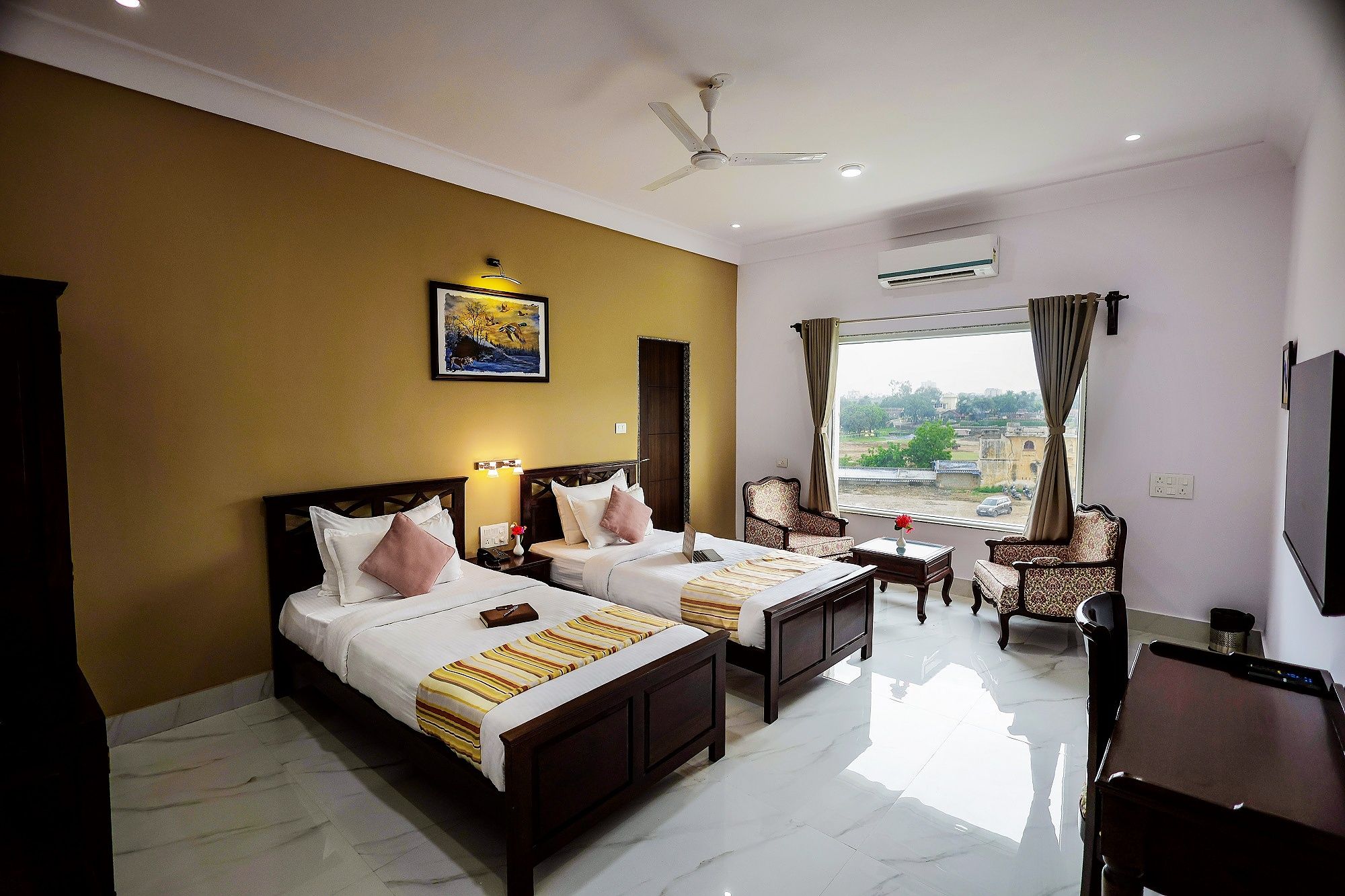 Revaas Lake View Boutique Hotel Deluxe Twin - Free Pickup From Railway Station 10