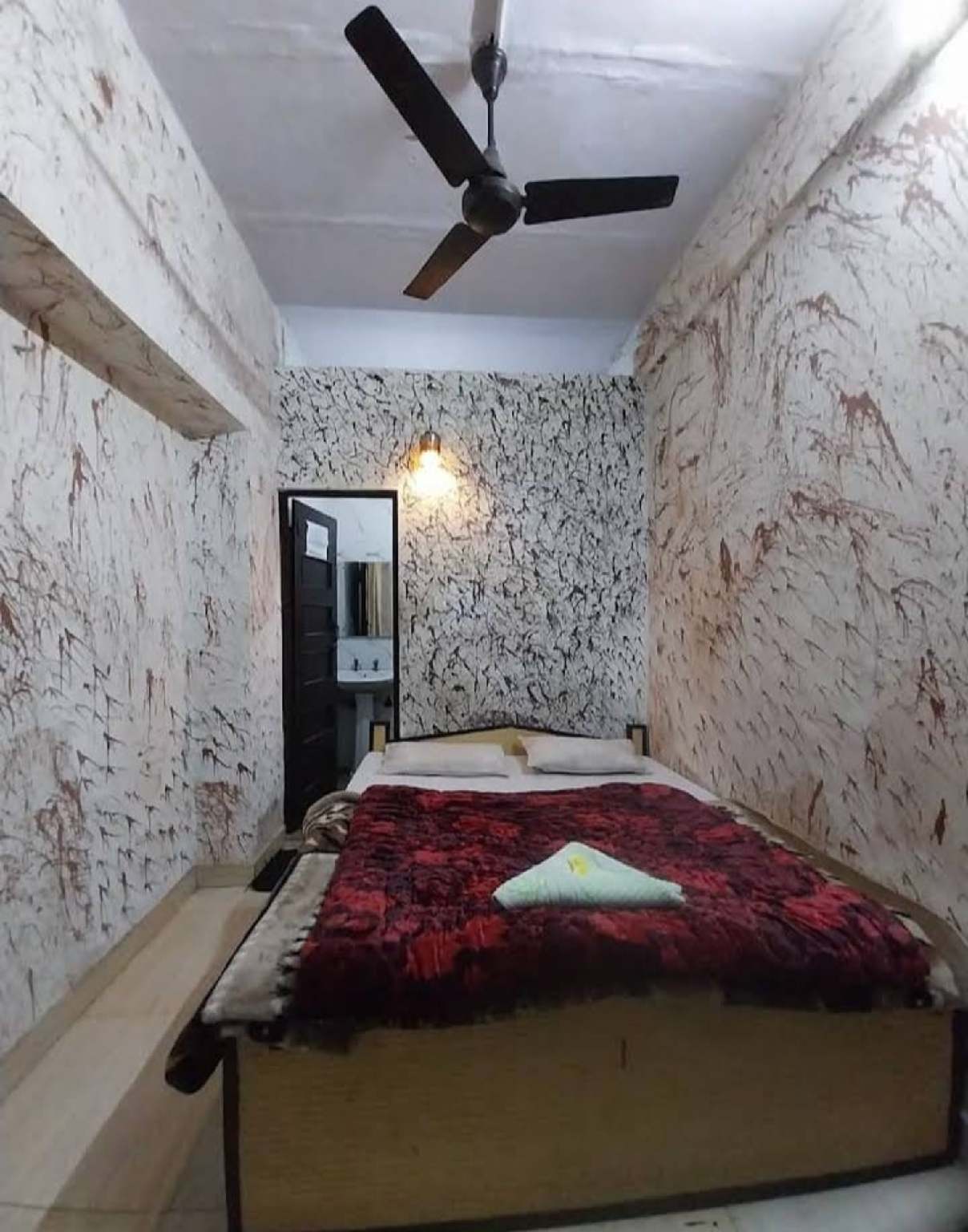 Goroomgo Sai Palace Agra 