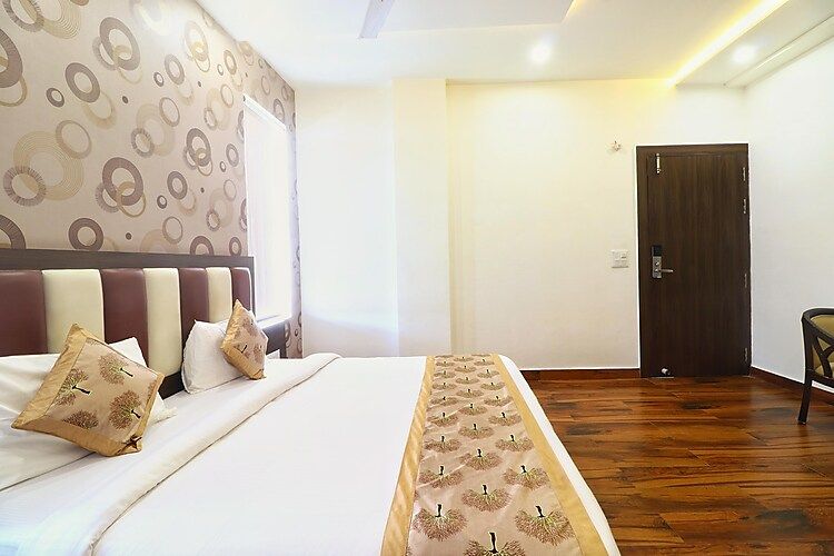 Hotel Taj Venture Deluxe Room 6