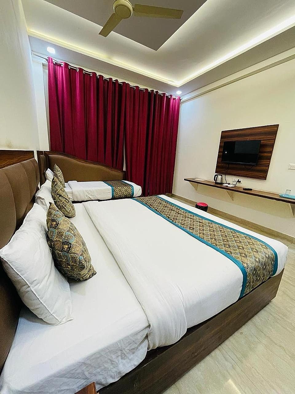 Hotel The Golden Taj By The Golden Taj group & Hotels Deluxe Room 7