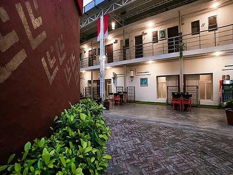 undefined FabHotel The Dayal 4