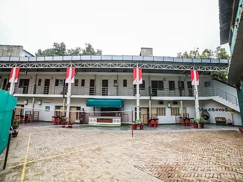 undefined FabHotel The Dayal 5