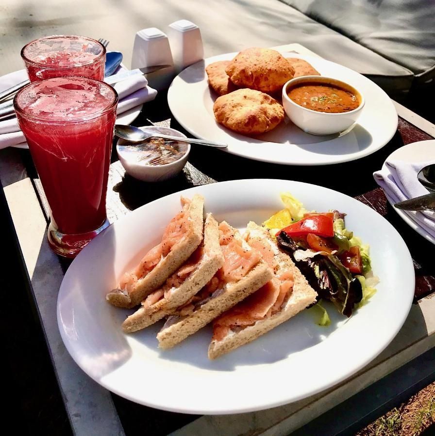 Food & Dining