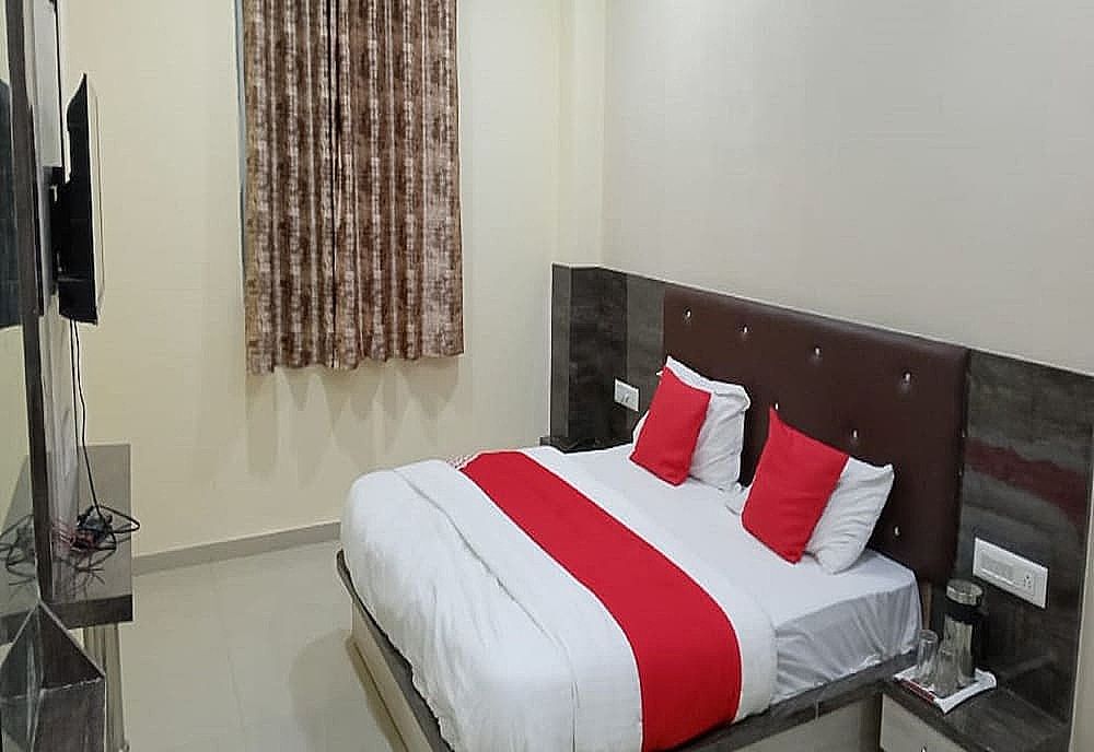 undefined FabHotel The Grand I 10