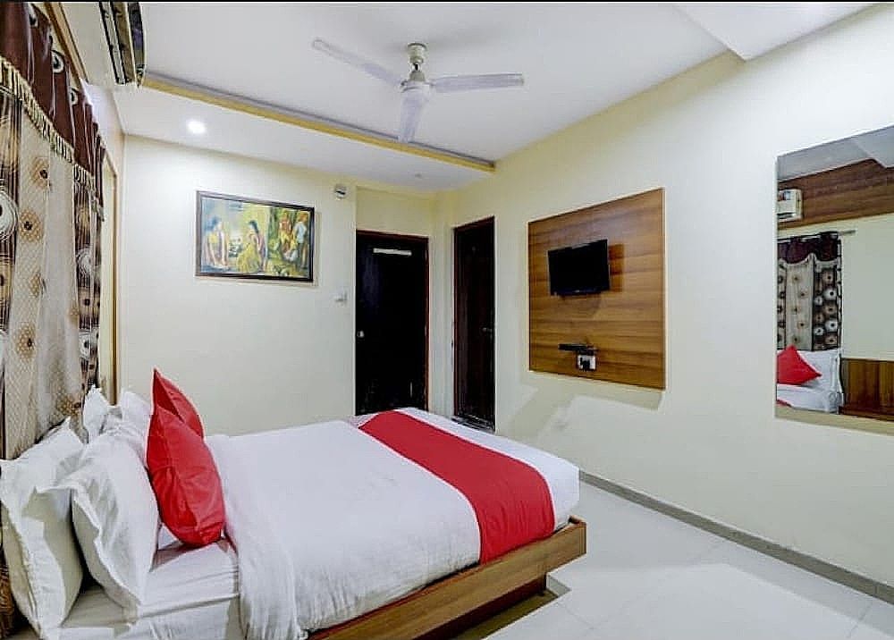 undefined Hotel Krishna Palace Vastrapur 7