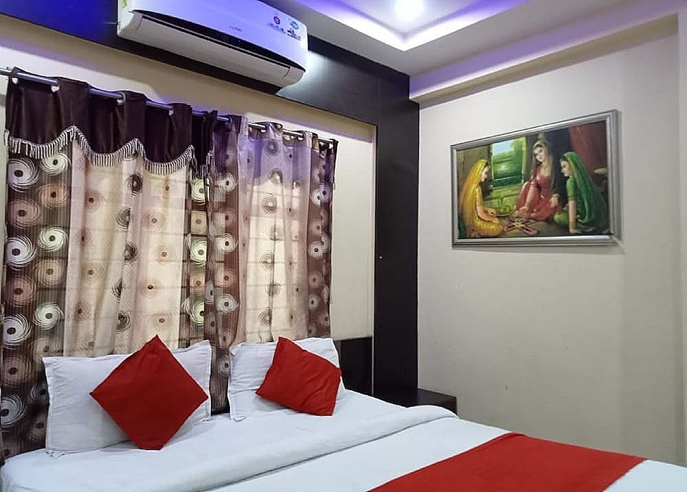 Hotel Krishna Palace Vastrapur Deluxe Room 6