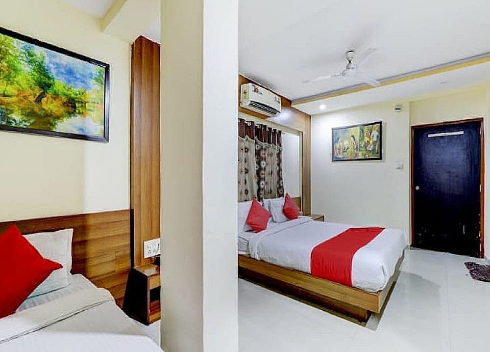 Hotel Krishna Palace Vastrapur Deluxe Triple Room 5