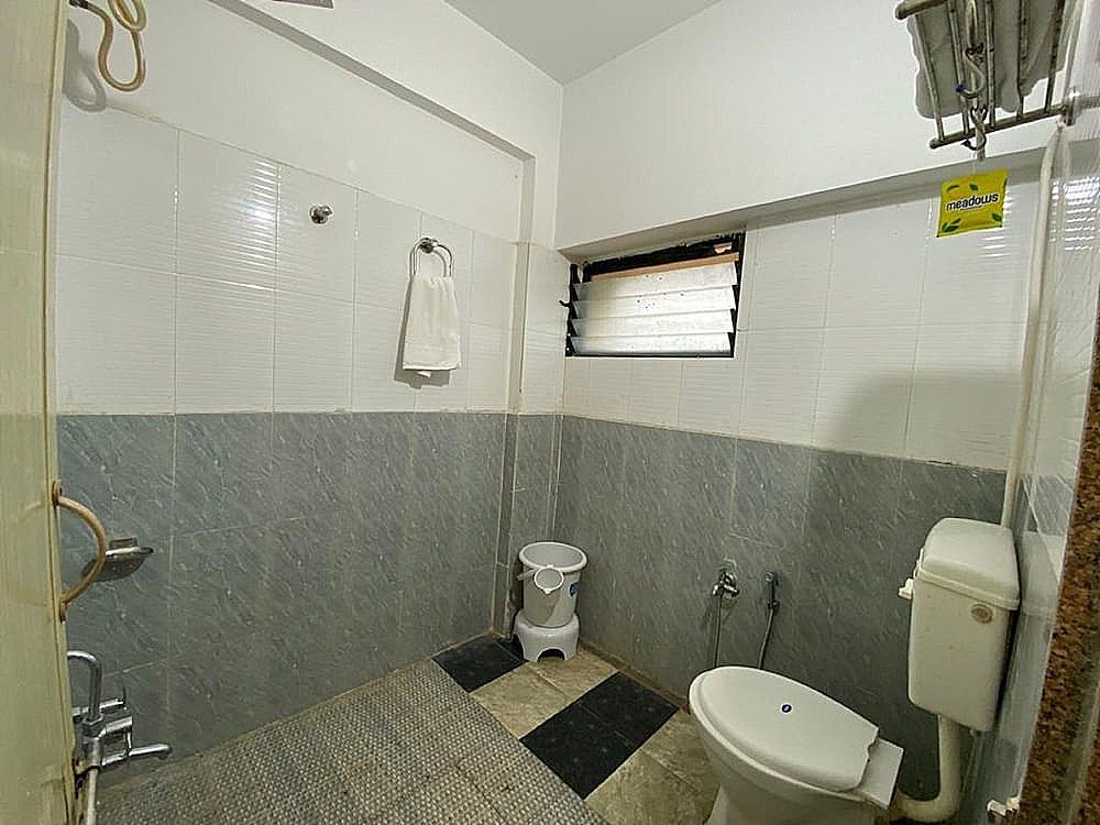 Hotel Motera Inn Deluxe AC Room 5