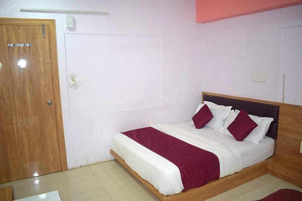 Hotel Motera Inn Deluxe AC Room 3