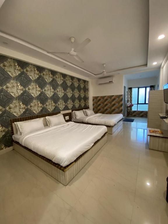 Deluxe Quadruple AC Room